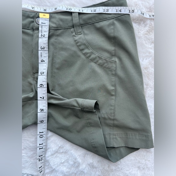 Patagonia Green Hiking Shorts Size 2 - Picture 6 of 9